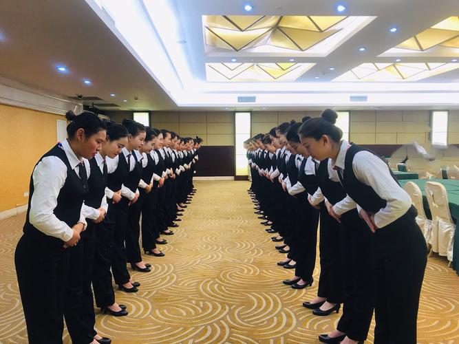 寬溝第三天基礎(chǔ)服務禮儀培訓